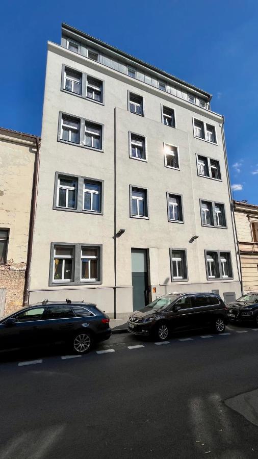 The Apartment Close To The City Center And O2 Arena Прага Екстериор снимка